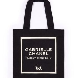Gabrielle Chanel black tote bag V&A
